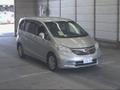 Минивэн 7 мест класса компактвэн Honda Freed кузов GB3 модификация G Just Selection гв 2013 пробег 96 т. км серебристый