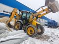 Аренда экскаватора-погрузчика JCB с вилами